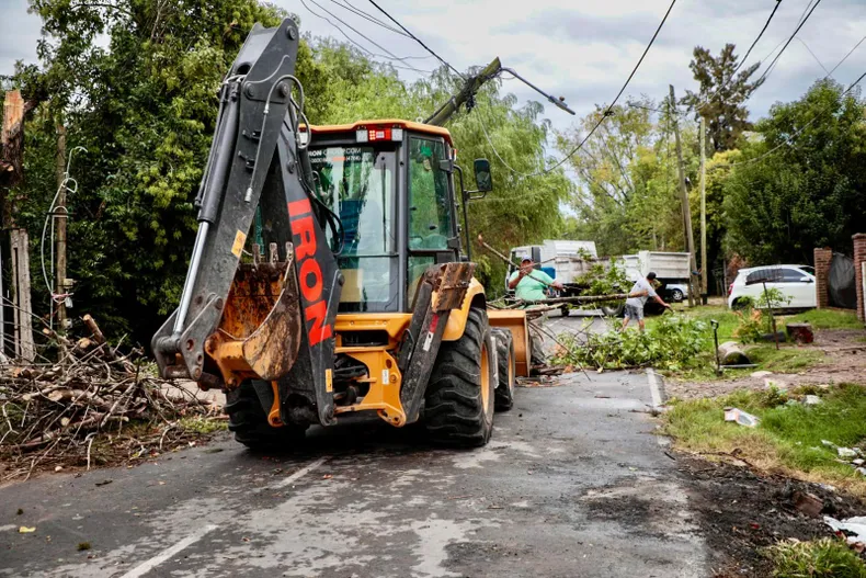 TORMENTA Los equipos del Municipio trabajan para mitigar los efectos del temporal