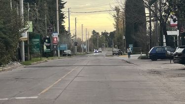 Calle Florida, un desastre! Sin veredas, con basura, calle rota sin señalizaciones! Charly / @charlycarrizo1.