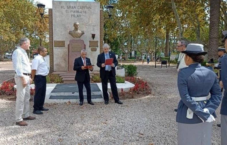 La actividad se llevó a cabo en la Plaza 12 de Octubre.&nbsp;