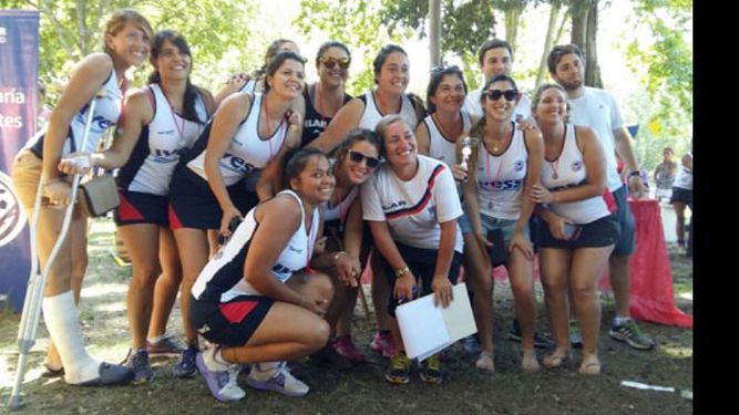 FELICIDAD. Las chicas de Muni Pilar se alzaron con tres títulos..