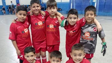 VICTORIA. La 2015 de Sportivo se impuso por 4-3 ante 25 de Mayo.