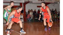 Marcos Jelavich (der.), de Sportivo..