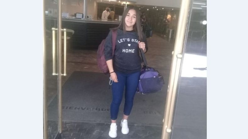 Despedida. Belén Ludueña ingresó este lunes a la concentración Argentina..