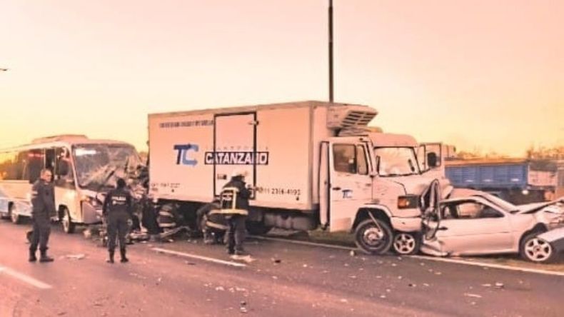 MÚLTIPLE. La Panamericana, otro de los escenarios habituales de accidentes fatales. .