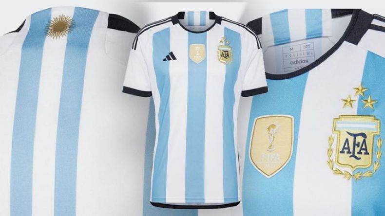 OBJETO DE DESEO. La camiseta de la Selección, lo más buscado en esta Navidad. .