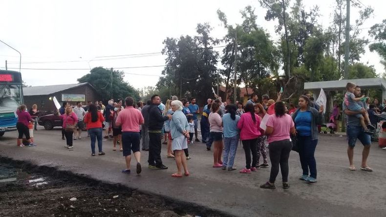 Vecinos reclaman por el basural a cielo abierto ubicado del lado de José C.Paz.
