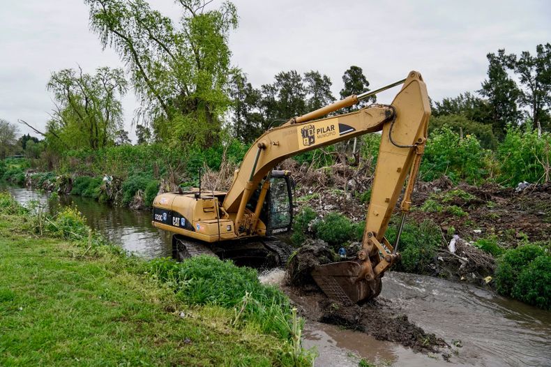 MANTENIMIENTO. La Comuna trabaja en la limpieza de arroyos y desagües.