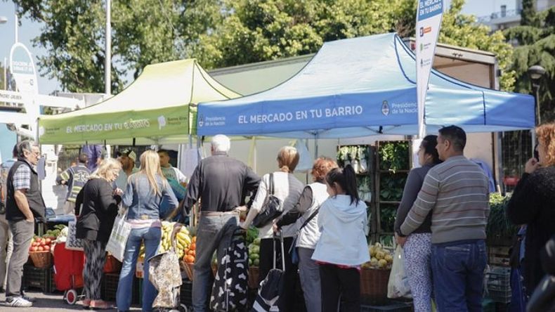 DE TODO. Frutas, verduras, carnes y lácteos, a buenos precios..
