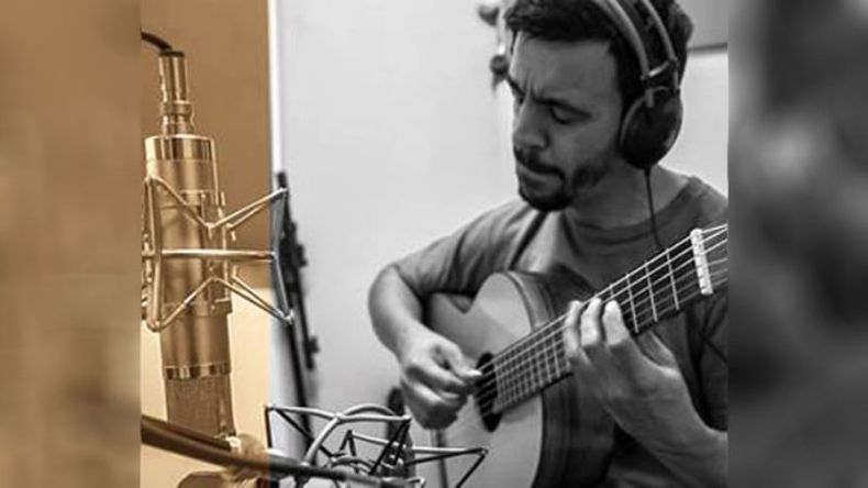 Juampi Ferreyra se presenta en plan solista.