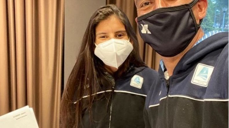 Daiana junto a uno de los entrenadores, Leandro Malgor..