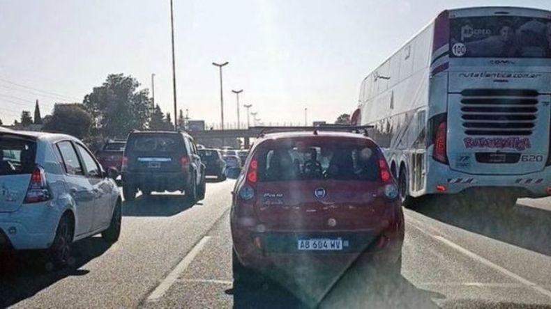 TRABADO. El tránsito en el ramal Pilar suma complicaciones por las tareas de mantenimiento..