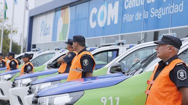 10 móviles policiales presentó el gobierno esta semana, junto a chalecos con cámara. .