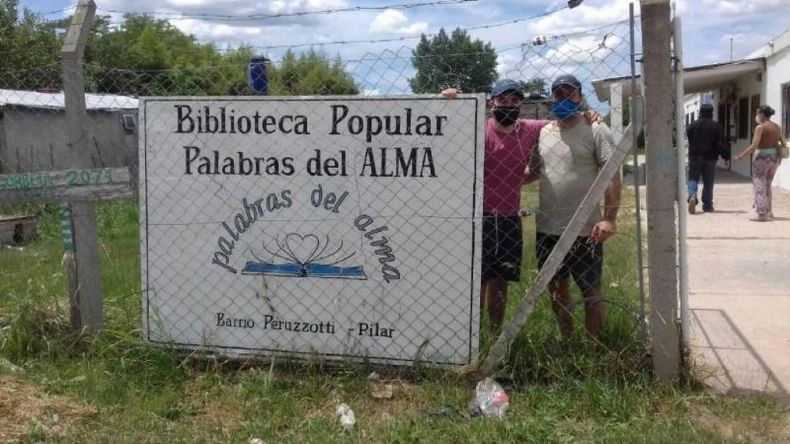 La biblioteca de Peruzzotti apela a la solidaridad de los vecinos para seguir ayudando..