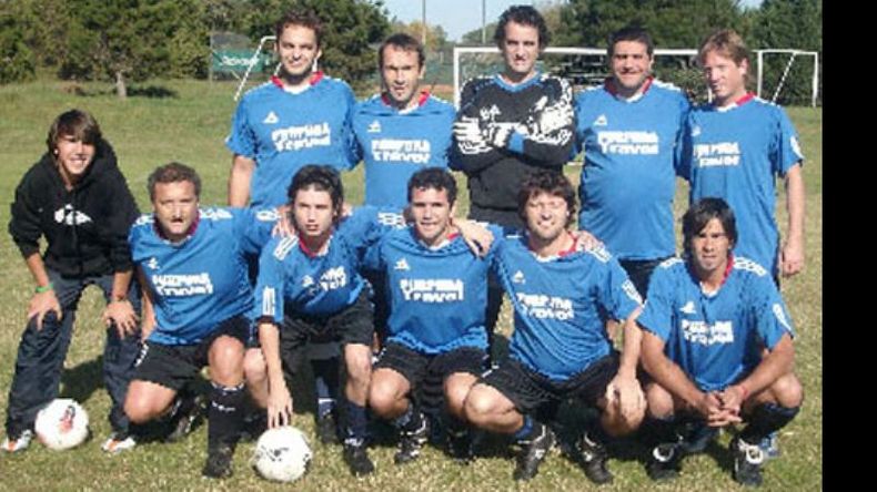 Village del Parque es escolta en Junior A, tras golear 6-2 a Septiembre..