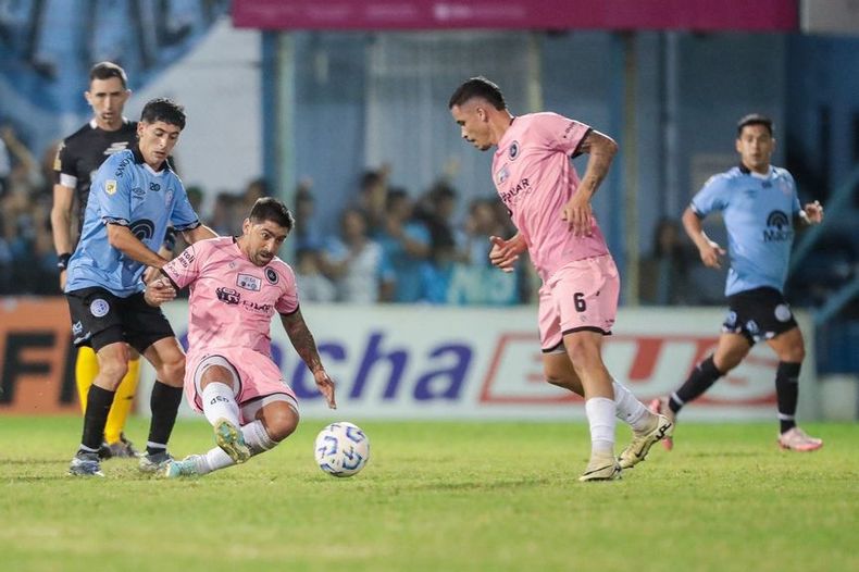 El Monarca descontó y fue mejor que su rival en el complemento.