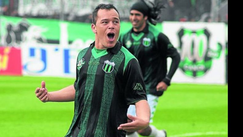 Ezequiel Petrovelli, sin mucha continuidad en Chicago, es el anhelo de Fénix..