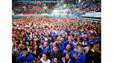 EN EL POLIDEPORTIVO. La delegación de Pilar en la fiesta de la inauguración..
