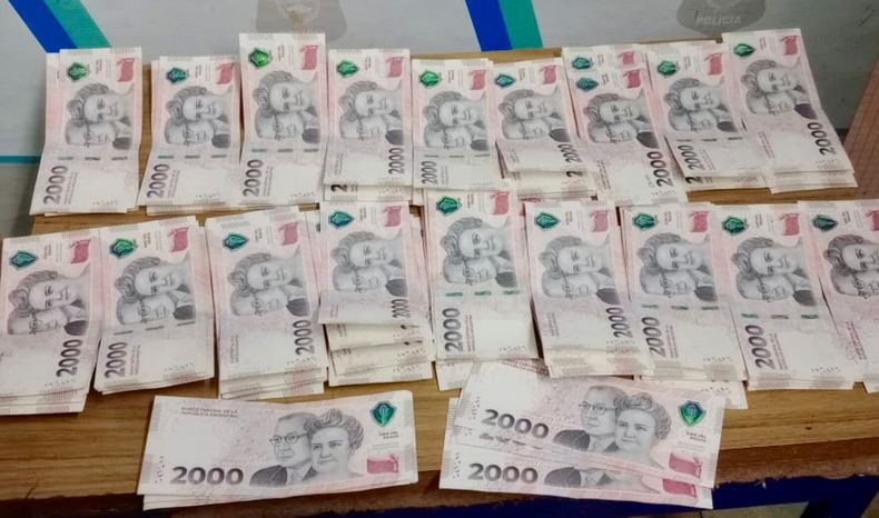 A los ladrones les incautaron 700.000 pesos.