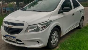 El auto se halló en perfectas condiciones, en marcha y con las ventanillas bajas. .
