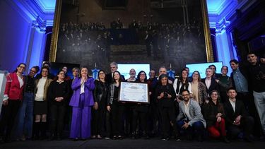 DISTINCIÓN. Autoridades de la Cámara entregaron la distinción al Equipo Argentino de Antropología Forense