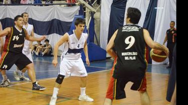 (FOTO: www.gimnasia.org). En La Plata la Fusión quedó enredada en las trampas del Lobo..