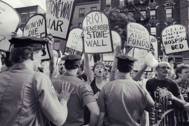 Los disturbios en Stonewall Inn. Foto: Esquirelat.com..jpg