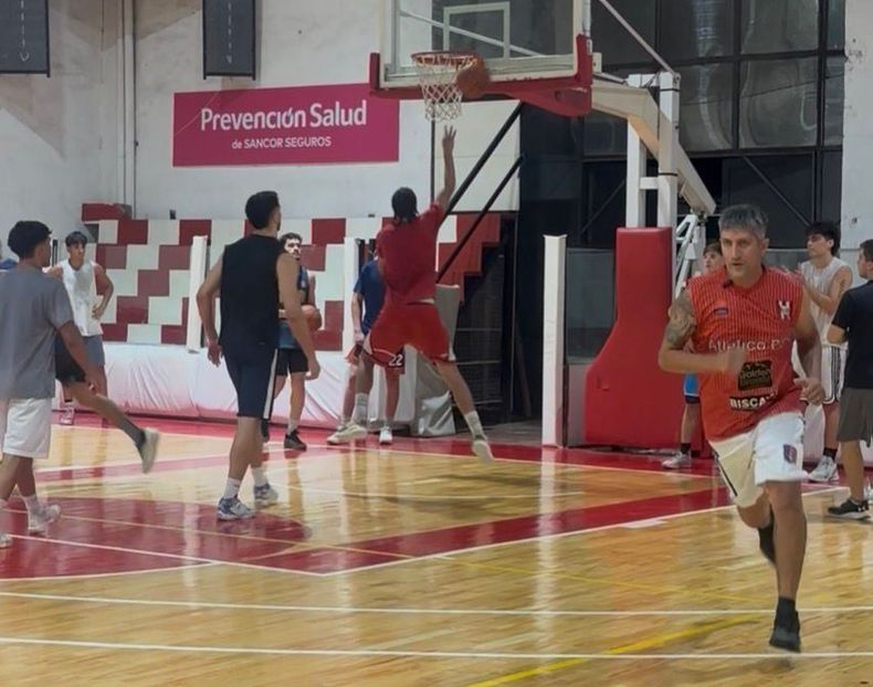 “Estoy contento de estar en una cancha debásquet y retirarme como se debe, afirmó Jonatan Treise.