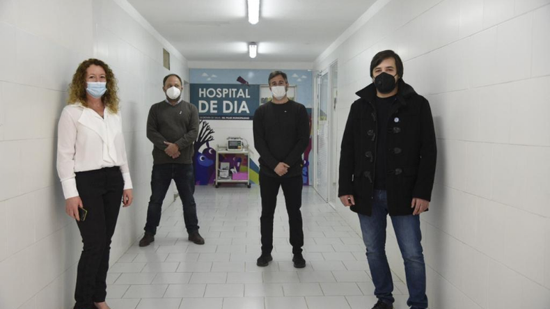 EN EL FALCÓN. La médica Elyzabeth Gaggi, Galimberti, Achával y Kreplak recorrieron esta mañana el nuevo sector. .