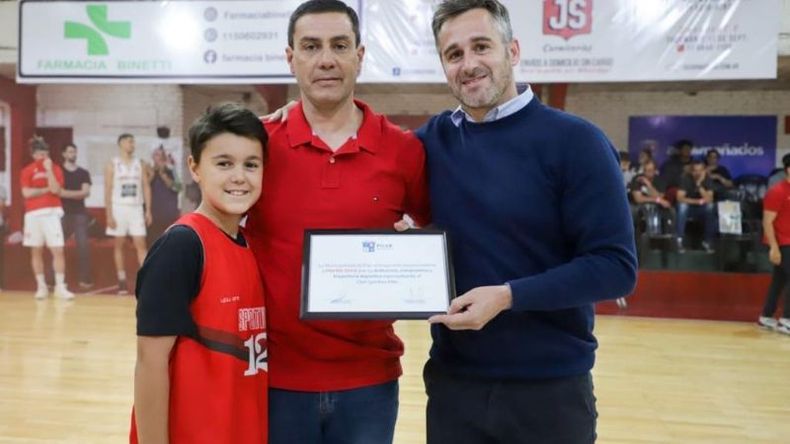 Achával junto a Martín Ortiz y su hijo Mateo..