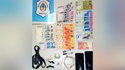 En poder de los delincuentes se hallaron drogas, dinero en efectivo y elementos para fraccionar sustancias. En poder de los delincuentes se hallaron drogas, dinero en efectivo y elementos para fraccionar sustancias.
