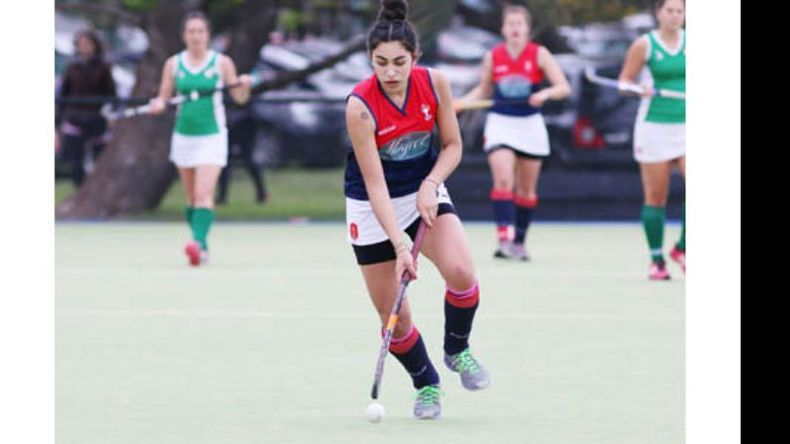 GOLEADORA. Acosta, de Deportiva A, que debuta ante Manuel Belgrano..