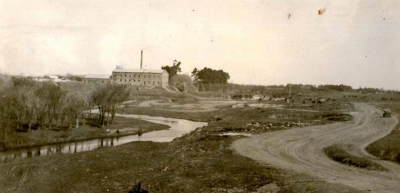 El molino Bancalari de Luj&aacute;n en 1887, tambi&eacute;n conocido como molino Cordiviola.