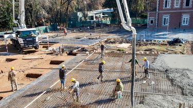 AVANCE. La obra ya muestra la dimensión que tendrá el edificio.