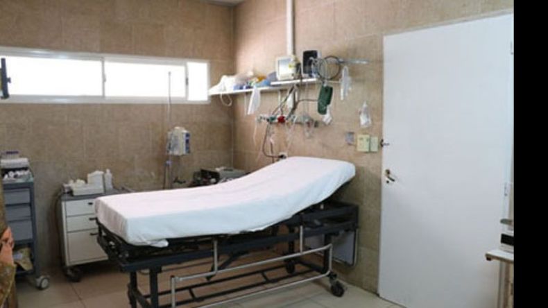 NUEVA SALA. Se inauguraron salas de shock room en el Hospital Pediátrico Federico Falcón de Del Viso. Se informó que próximamente se abrirán nuevas salas de aislamiento para tratamientos por enfermedades infectocontagiosas. Las obras responden a la ampliación de servicios y reacondicionamientos encabezando por el Secretario de Salud, Carlos Kambourian..