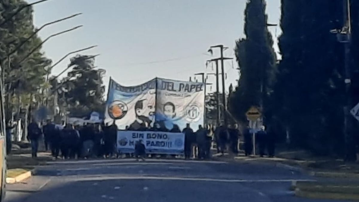 Banderazo en Parque contra el cierre de Kimberly Clark