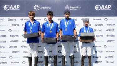 FORMACIÓN. Uno de los cuartetos campeones que tuvo el Nacional disputado en Pilar.