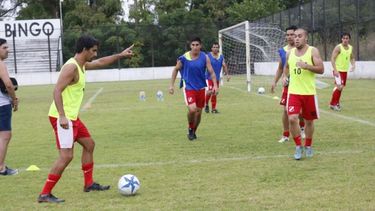 TRIUNFO. Pipi González ordena; Sportivo busca sumar en Sourdeaux..