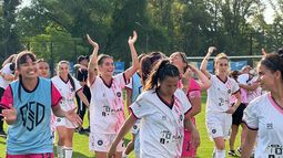 Las Reinas tuvieron una gran presentación en el Estadio Municipal de PIlar.