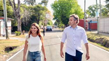 Federico Achával y Soledad Peralta en las calles asfaltadas de William Morris.