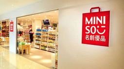 UN GIGANTE EN EL K50. Miniso desembarca en el shopping Palmas del Pilar. UN GIGANTE EN EL K50. Miniso desembarca en el shopping Palmas del Pilar.