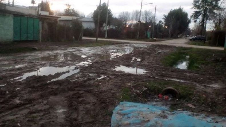 Así queda la calle Garibaldi cada vez que llueve. .