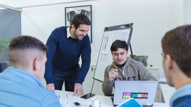TRABAJO. Tito reunió a su equipo de fiscalización a poco más de dos semanas de las PASO.