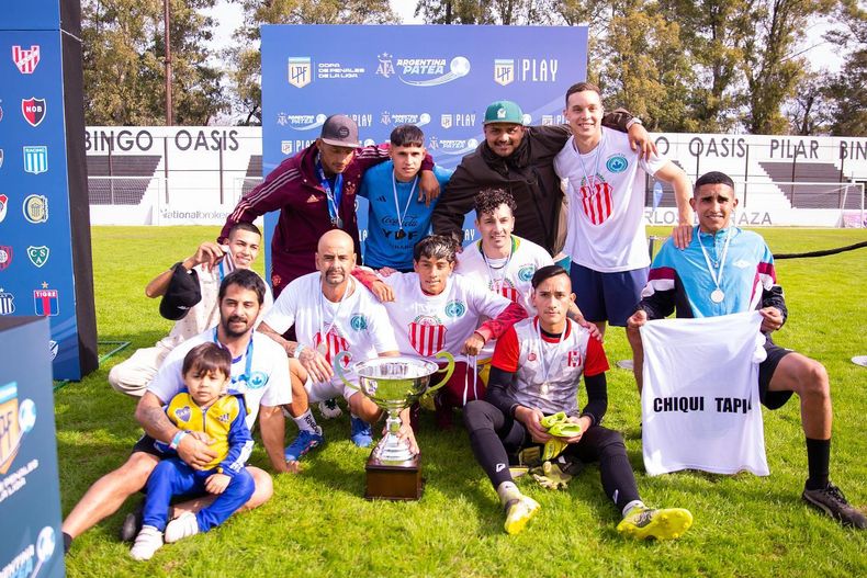 argentina patea equipo campeon.jpg