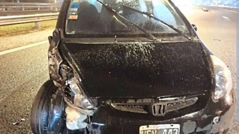 El automóvil Honda Fit, uno de los vehículos involucrados en el accidente. Foto @juancaimpacto.