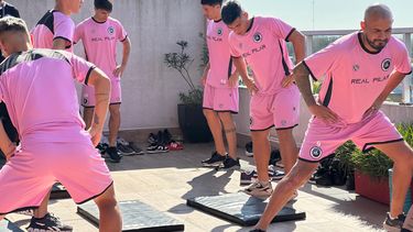 Los jugadores de Real Pilar se encuentran llevando a cabo trabajos de activación en el hotel de Rafaela donde están alojados.&nbsp;