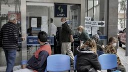 El bono será entregado a jubilados y a beneficiarios de pensiones durante los próximos dos meses. .