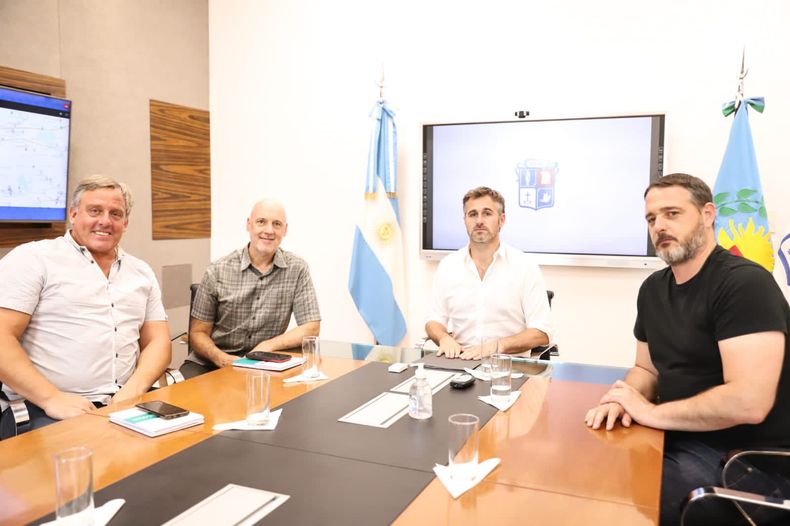 Fabián Oroño, Fabián Muntaabski, Federico Achával y Santiago Laurent, en el Municipio.