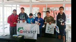 CAMPEONES. El equipo de Tortuguitas, durante la entrega de premios..
