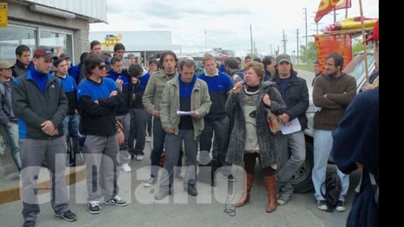 Durante el acto la abogada Ferrero fue dura con los empresarios de Impresores..