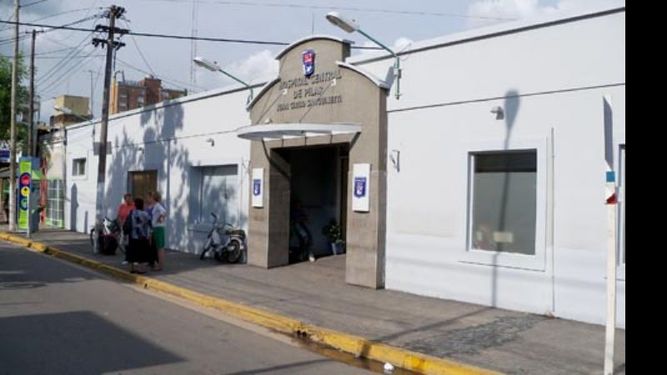 Al Sanguinetti ingresaron cinco heridos por arma blanca y uno de bala..